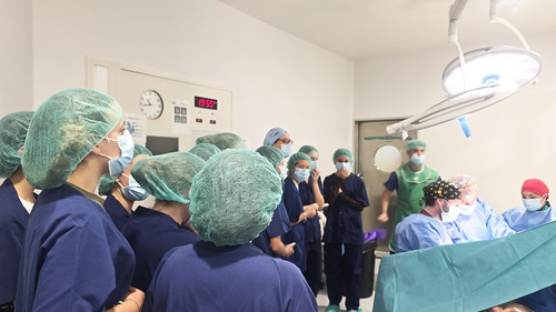 Referentes sanitarias y alumnas de instituto comparten una jornada STEM Talent Girl