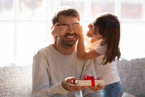 Los españoles gastarán una media de 79 euros en regalos para el Día del Padre en 2026